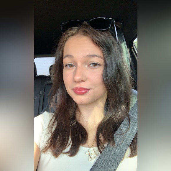 Meet your Posher, Reyna - Picture 1 of 1